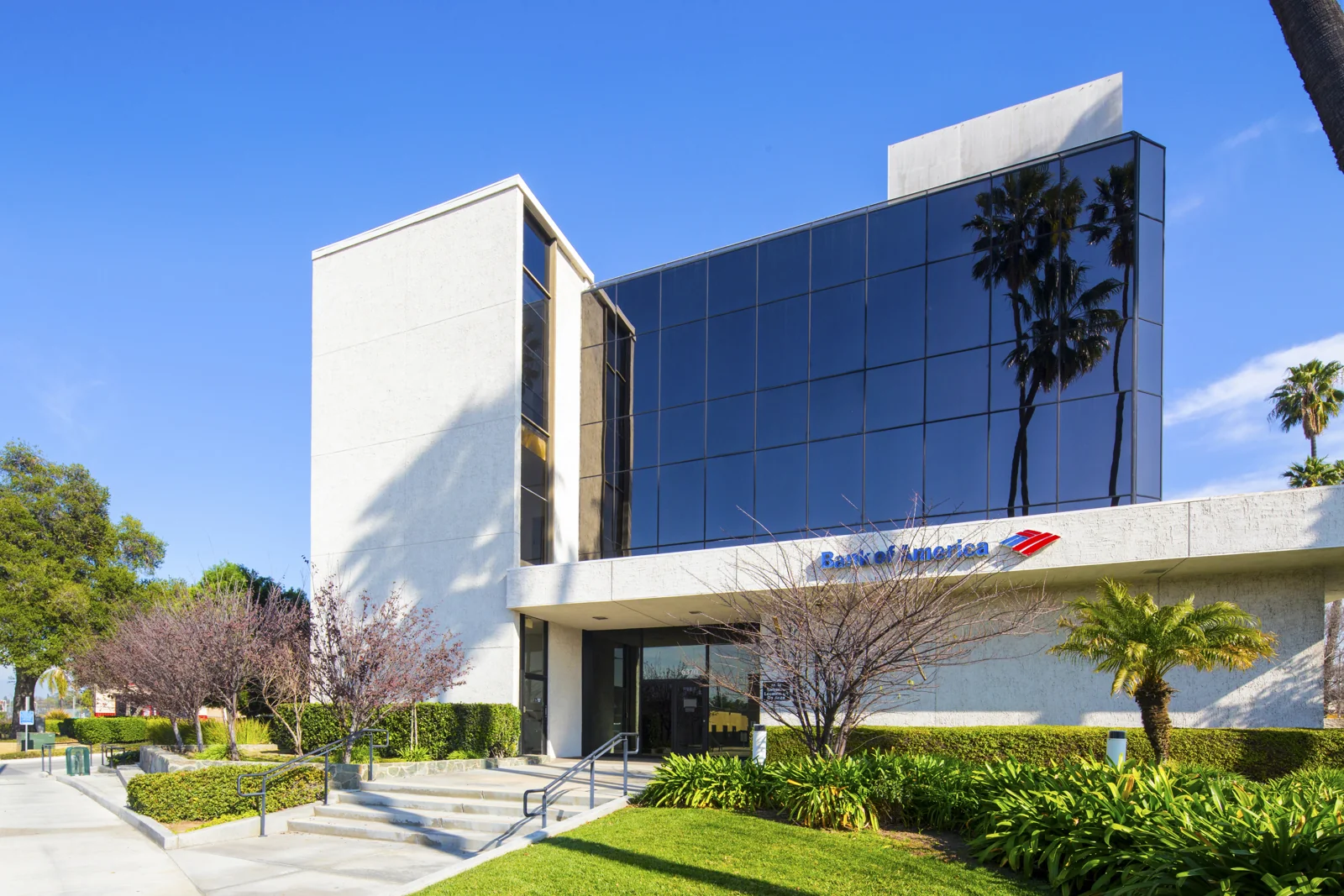 Magnolia Corporate Center - photo 1 - Riverside, CA
