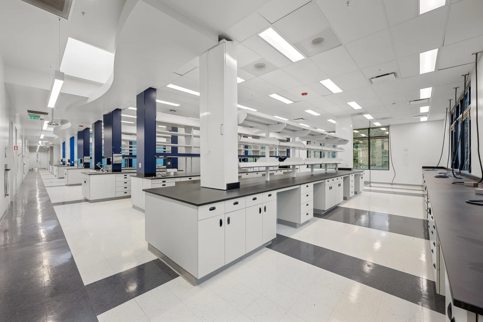 Directors Science Park — Lease in San Diego, CA, photo 2 of 8