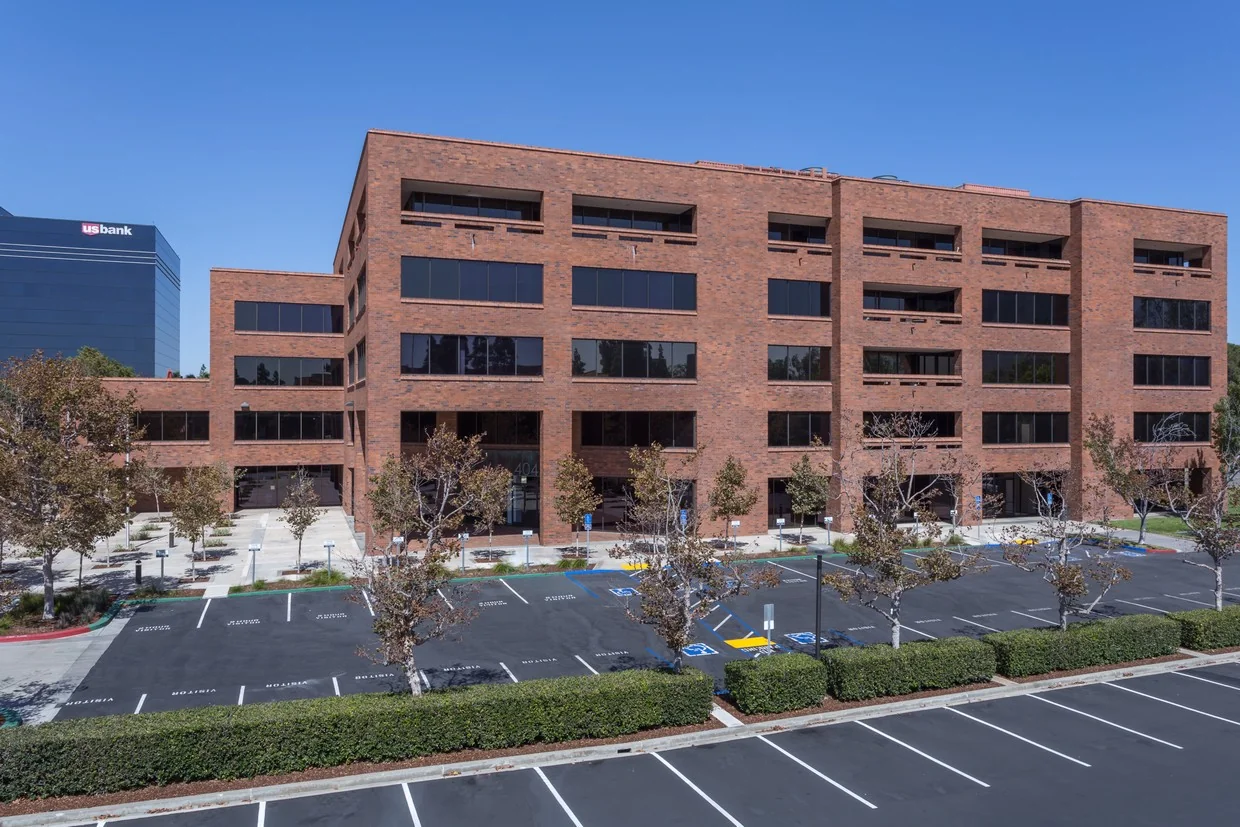 Redstone Plaza — Lease in Newport Beach, CA, photo 2 of 4