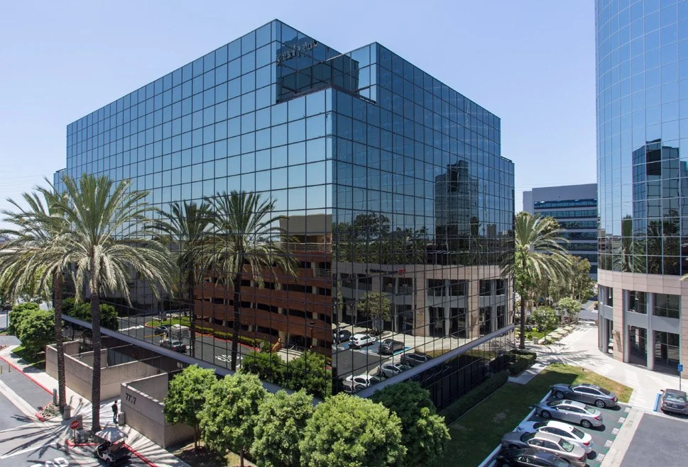 One Pacific Plaza — Lease in Huntington Beach, CA, photo 1 of 8