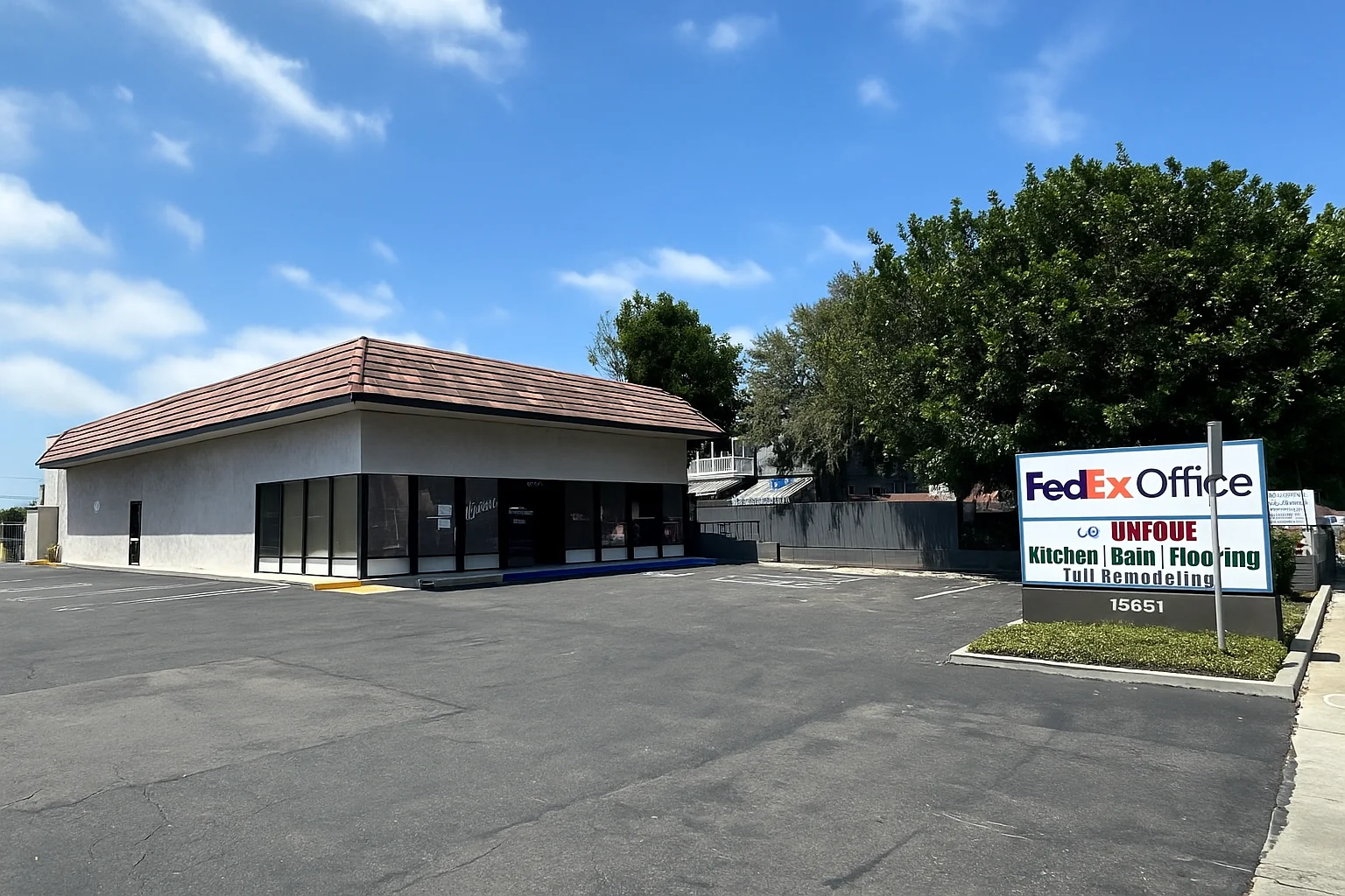 Goldenwest Shopping Center — Lease in Huntington Beach, CA, photo 2 of 4