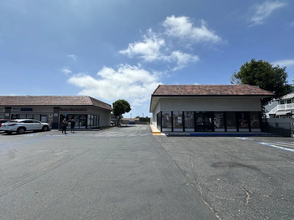 Goldenwest Shopping Center — Lease in Huntington Beach, CA, photo 3 of 4