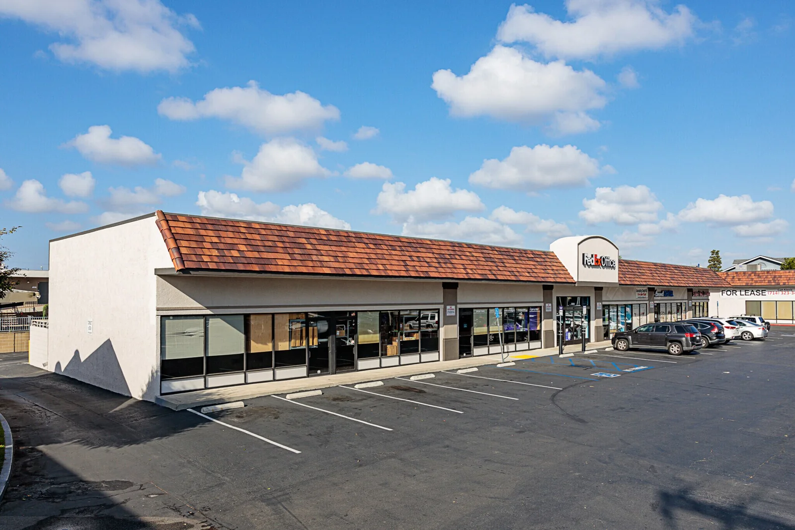 Goldenwest Shopping Center — Lease in Huntington Beach, CA, photo 4 of 4