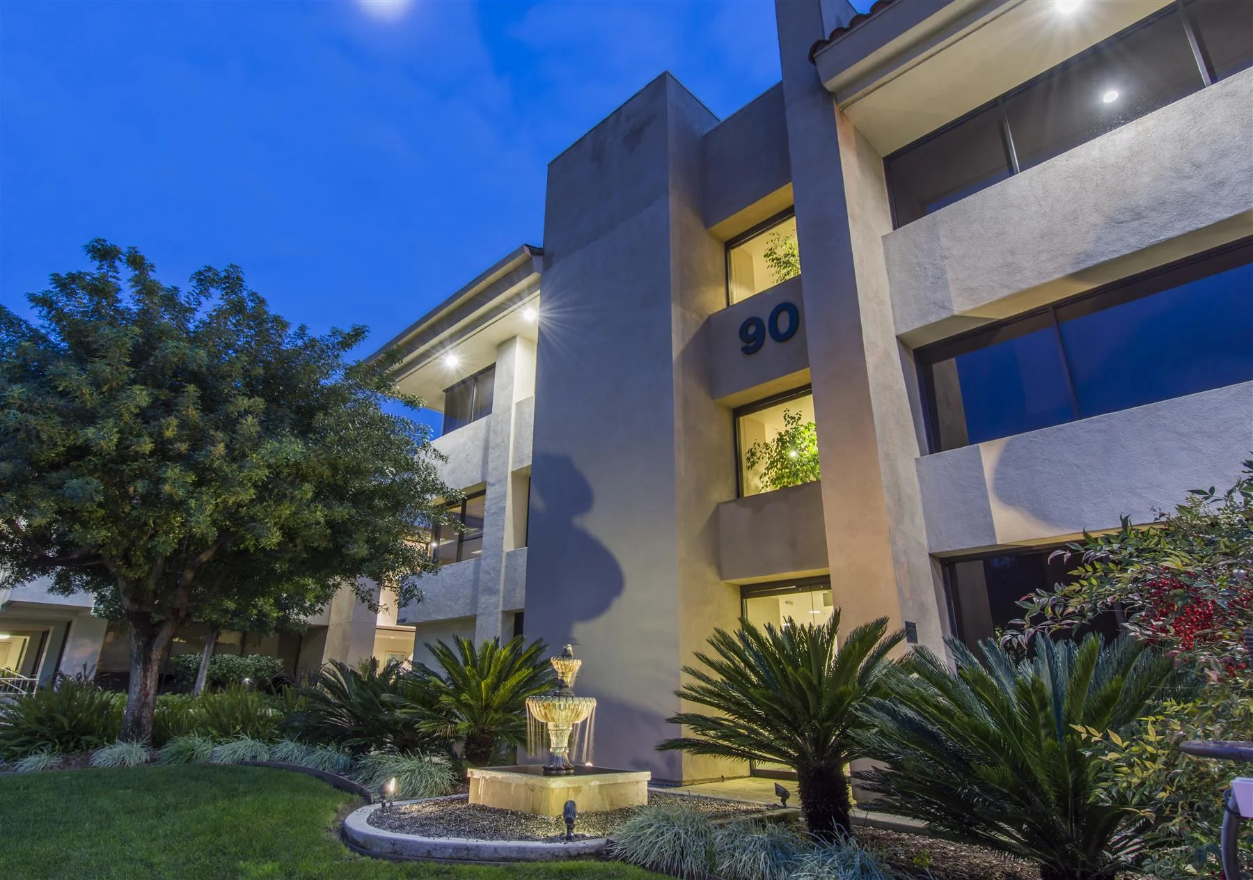 Corporate Plaza — Lease in Thousand Oaks, CA, photo 1 of 2