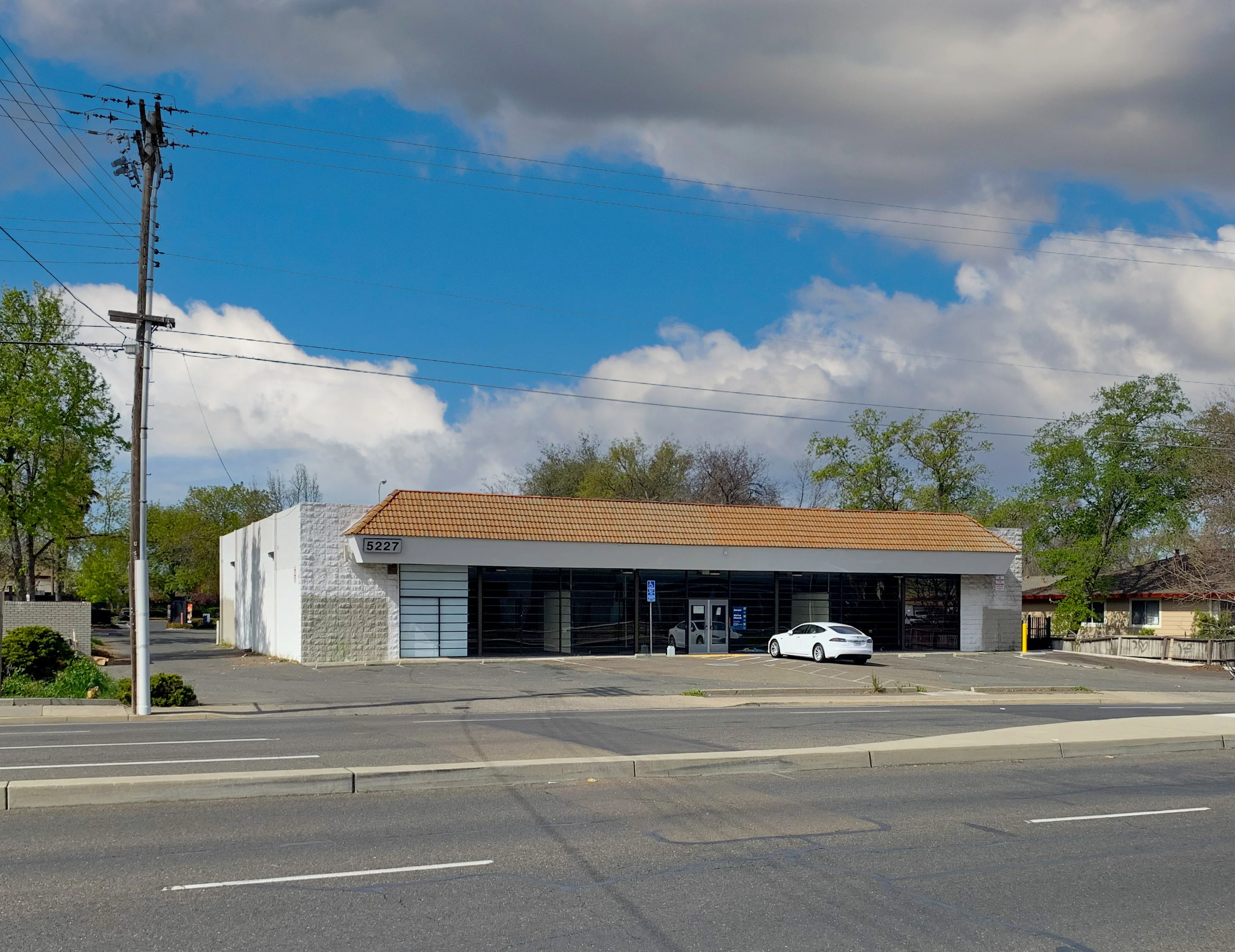 Freestanding Retail Building - photo 3 - Carmichael, CA