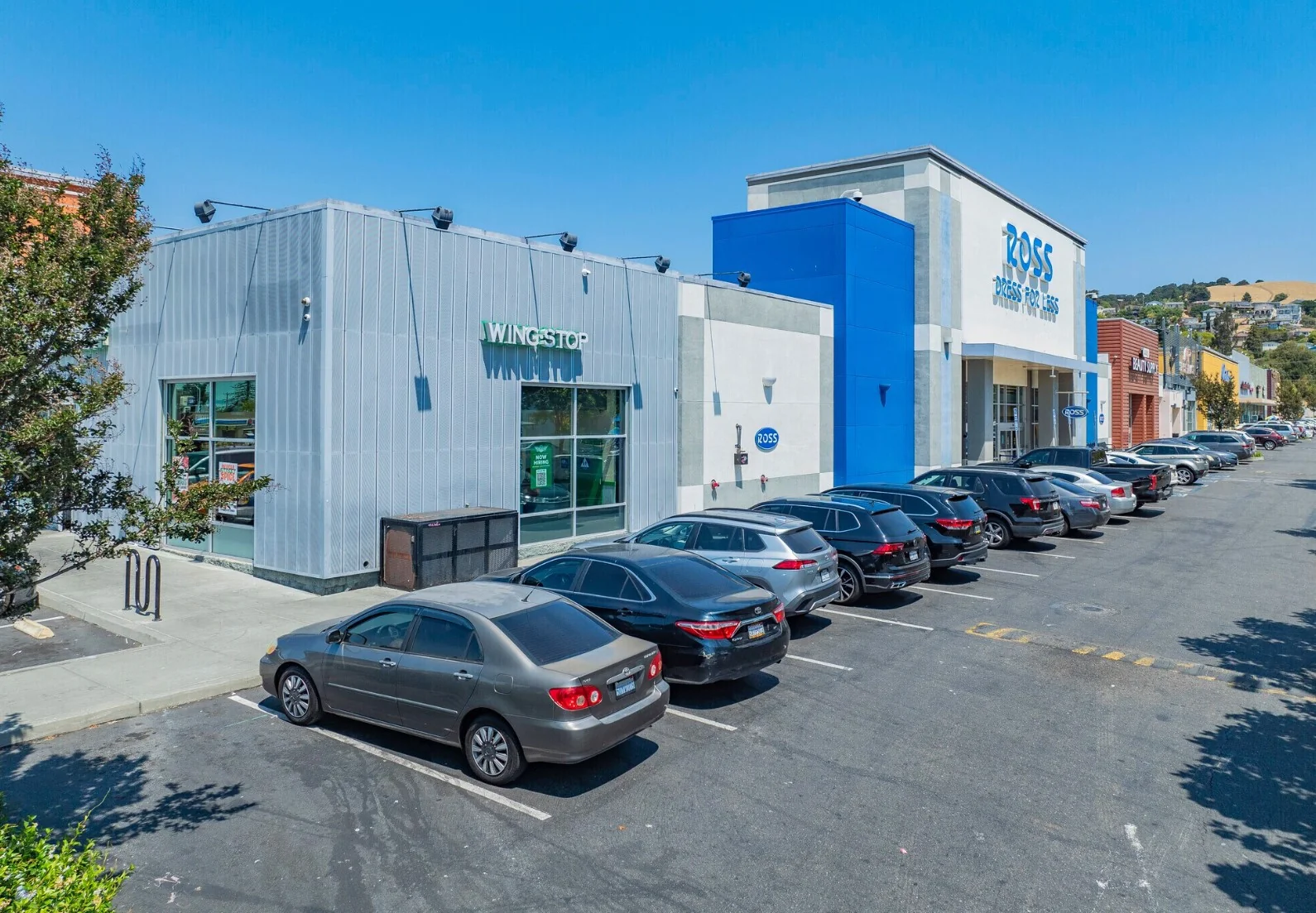 Retail in Oakland, CA — Lease in Oakland, CA, photo 2 of 4
