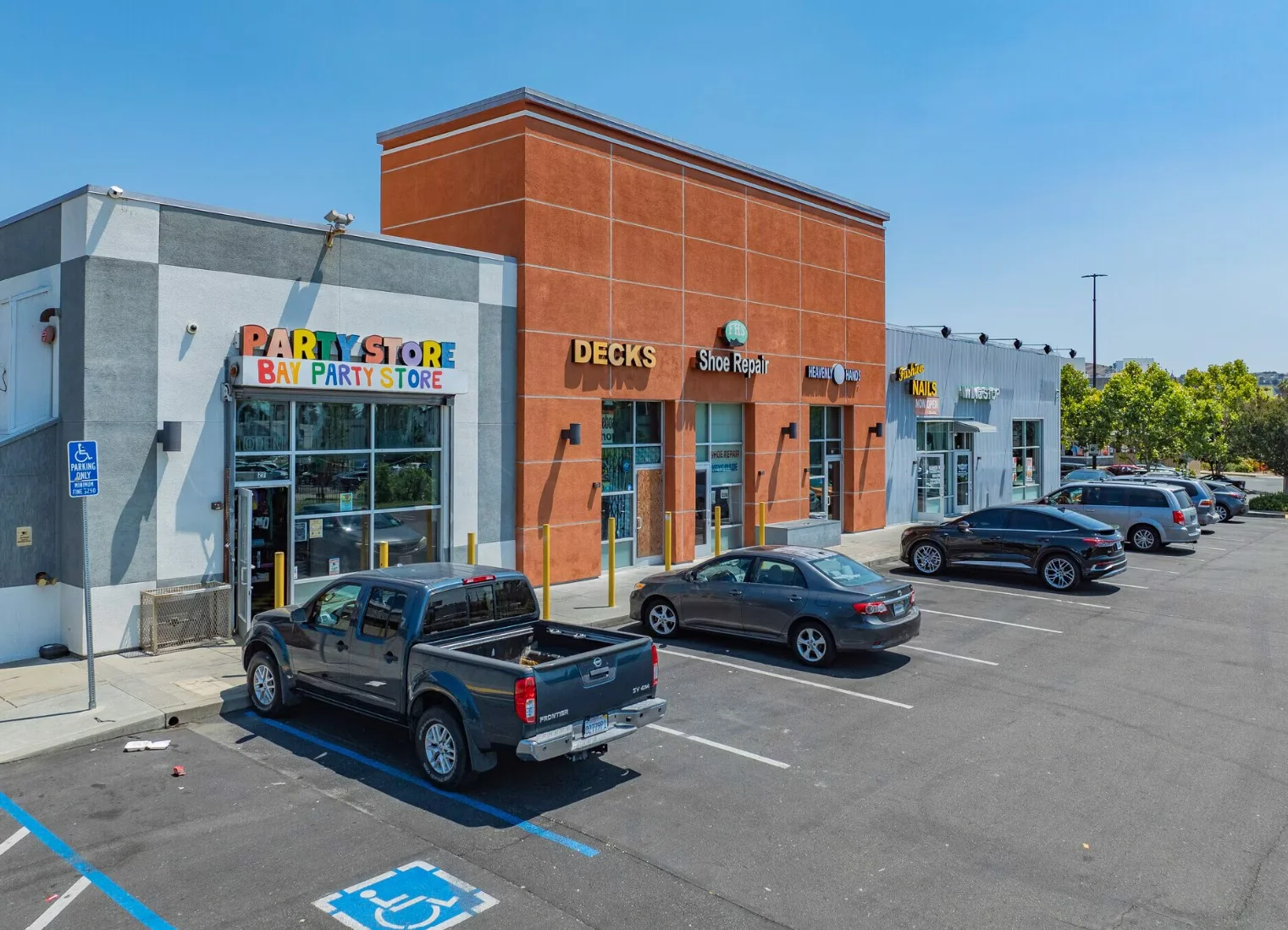 Retail in Oakland, CA — Lease in Oakland, CA, photo 3 of 4
