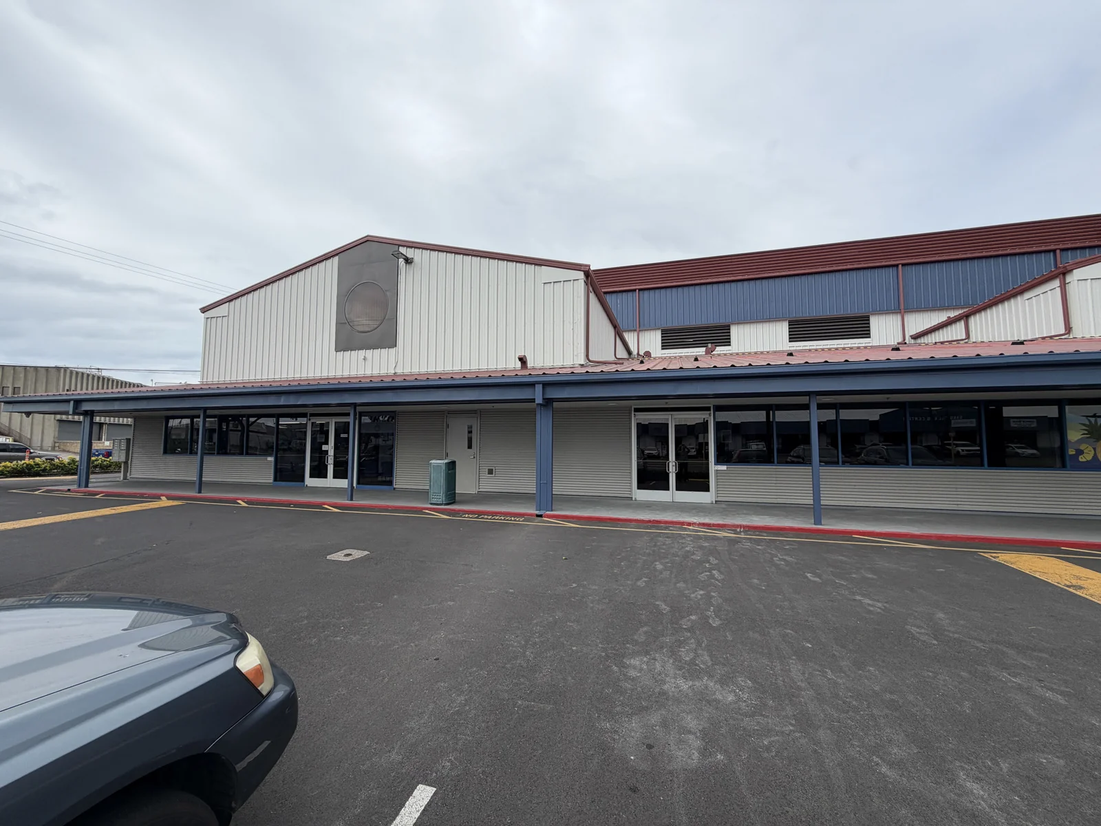 Malolo Business Center — Lease in Honolulu, HI, photo 2 of 3