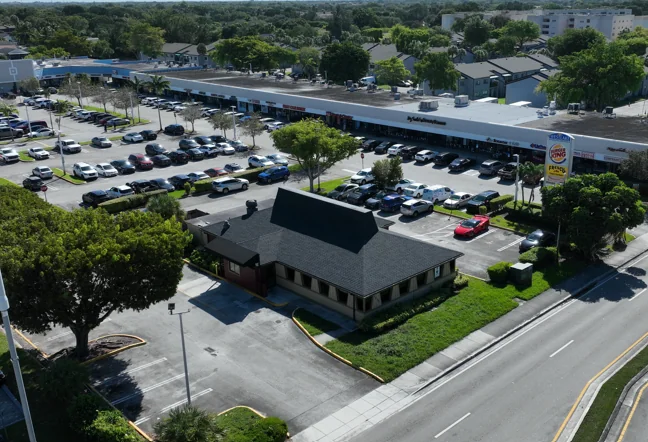 Former Pizza Hut — Sale in Miami, FL, photo 3 of 3