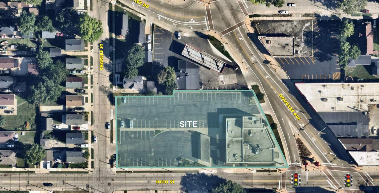 Freestanding Retail / Redevelopment Opportunity — Sale in Racine, WI, photo 1 of 3