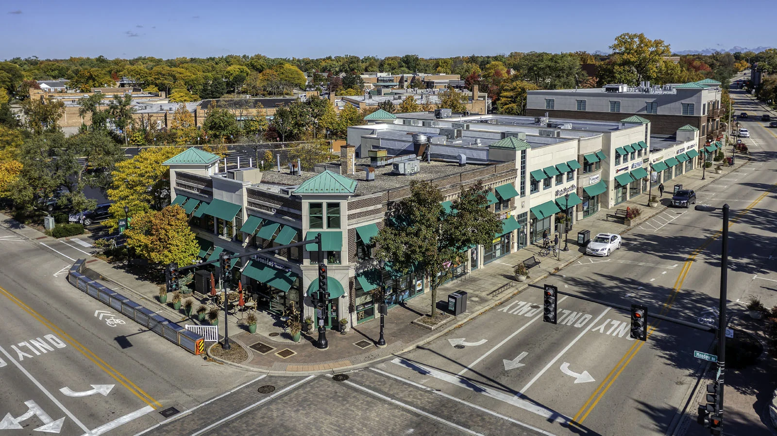Village Green Shopping Center — Sale in Northbrook, IL, photo 2 of 5