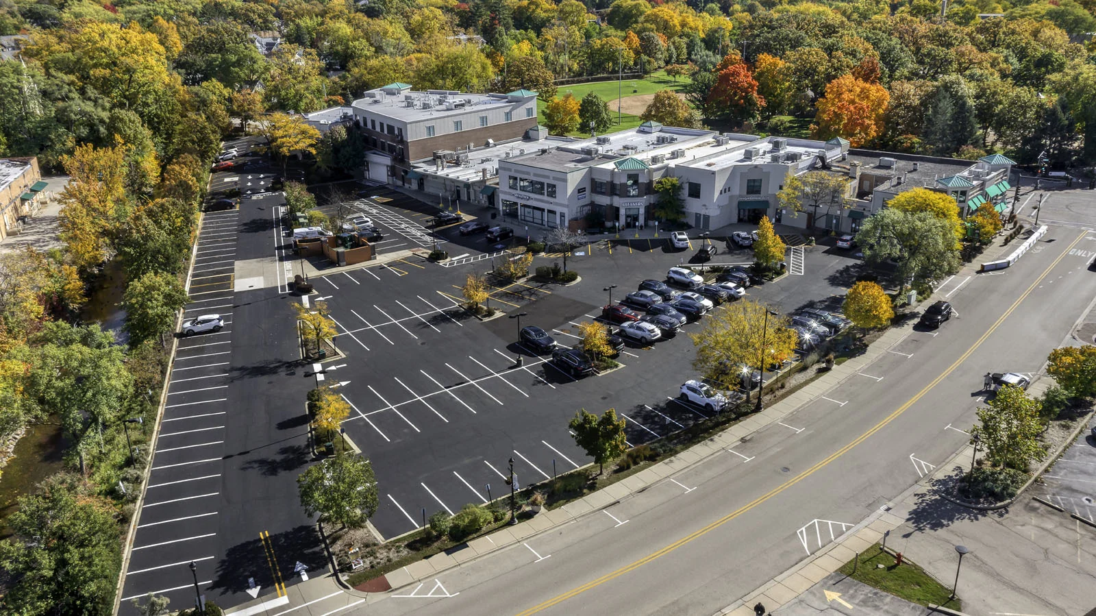 Village Green Shopping Center — Sale in Northbrook, IL, photo 5 of 5