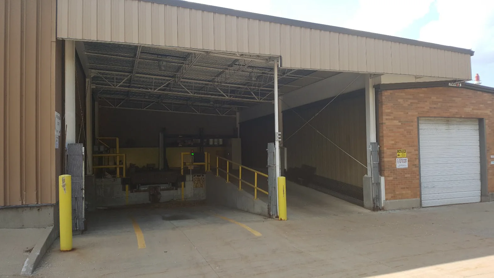 Office/Industrial/Lab/Educational/R&D Facility — Sale in Wisconsin Rapids, WI, photo 2 of 4