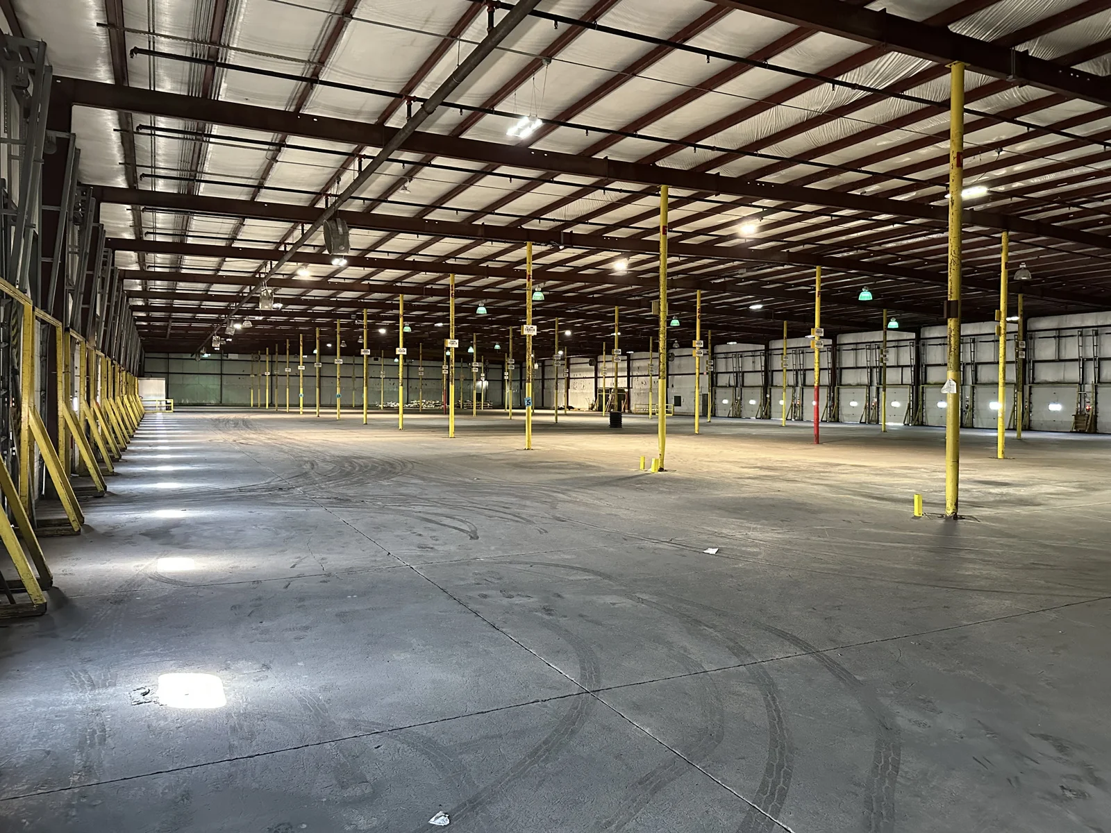Industrial in Waterloo, IA — Sale in Waterloo, IA, photo 7 of 8