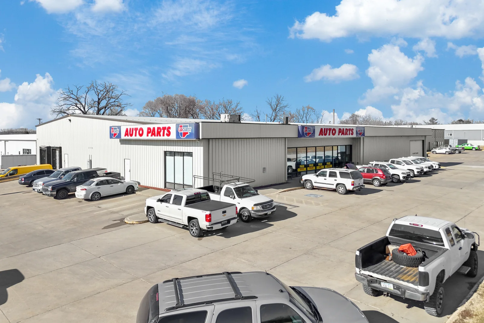 Industrial in Des Moines, IA — Sale in Des Moines, IA, photo 2 of 8