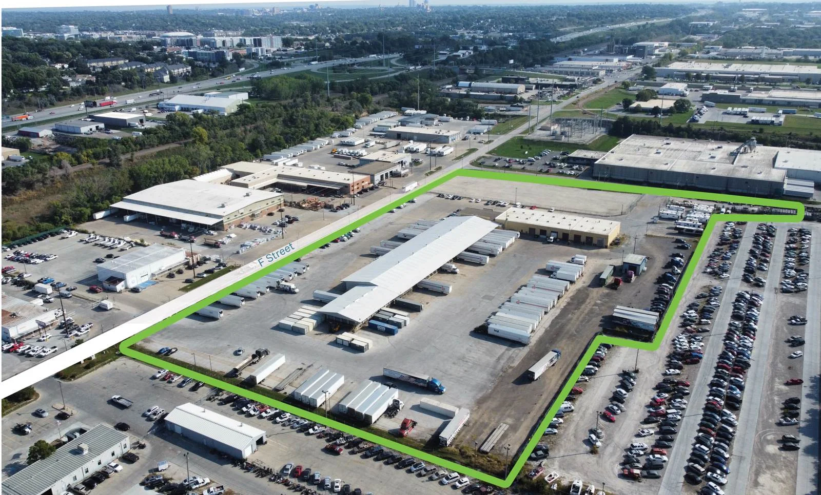 Rare Cross-Dock Truck Terminal Facility — Sale in Omaha, NE, photo 1 of 7