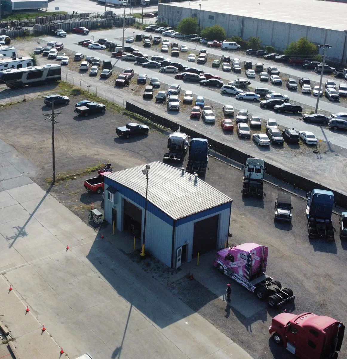 Rare Cross-Dock Truck Terminal Facility — Sale in Omaha, NE, photo 6 of 7