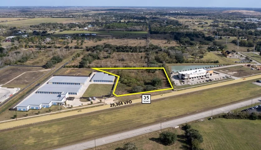 Land in Alvin, TX — Sale in Alvin, TX, photo 1 of 1