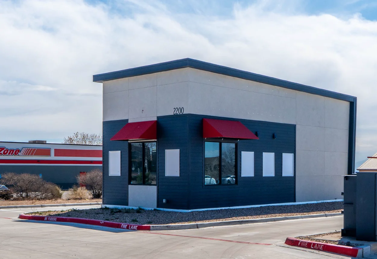 RARE TURN-KEY DRIVE -THRU BUILDING — Sale in Rio Rancho, NM, photo 2 of 4