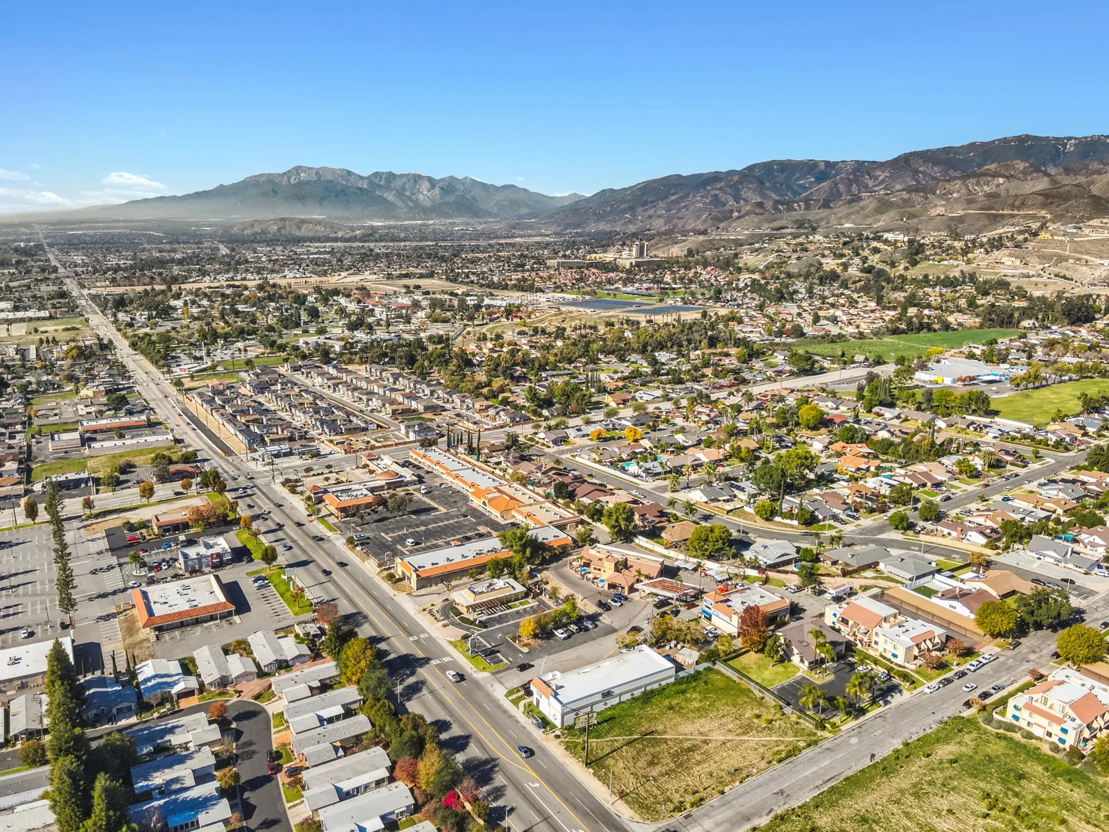 Del Taco Highland — Sale in Highland, CA, photo 3 of 3