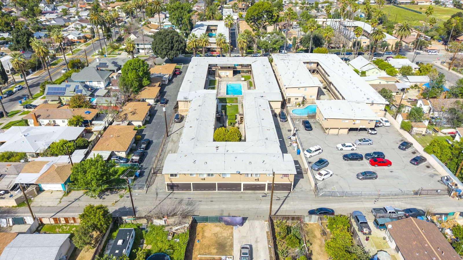 La Paz and Las Palmas Apartments — Sale in Riverside, CA, photo 5 of 8
