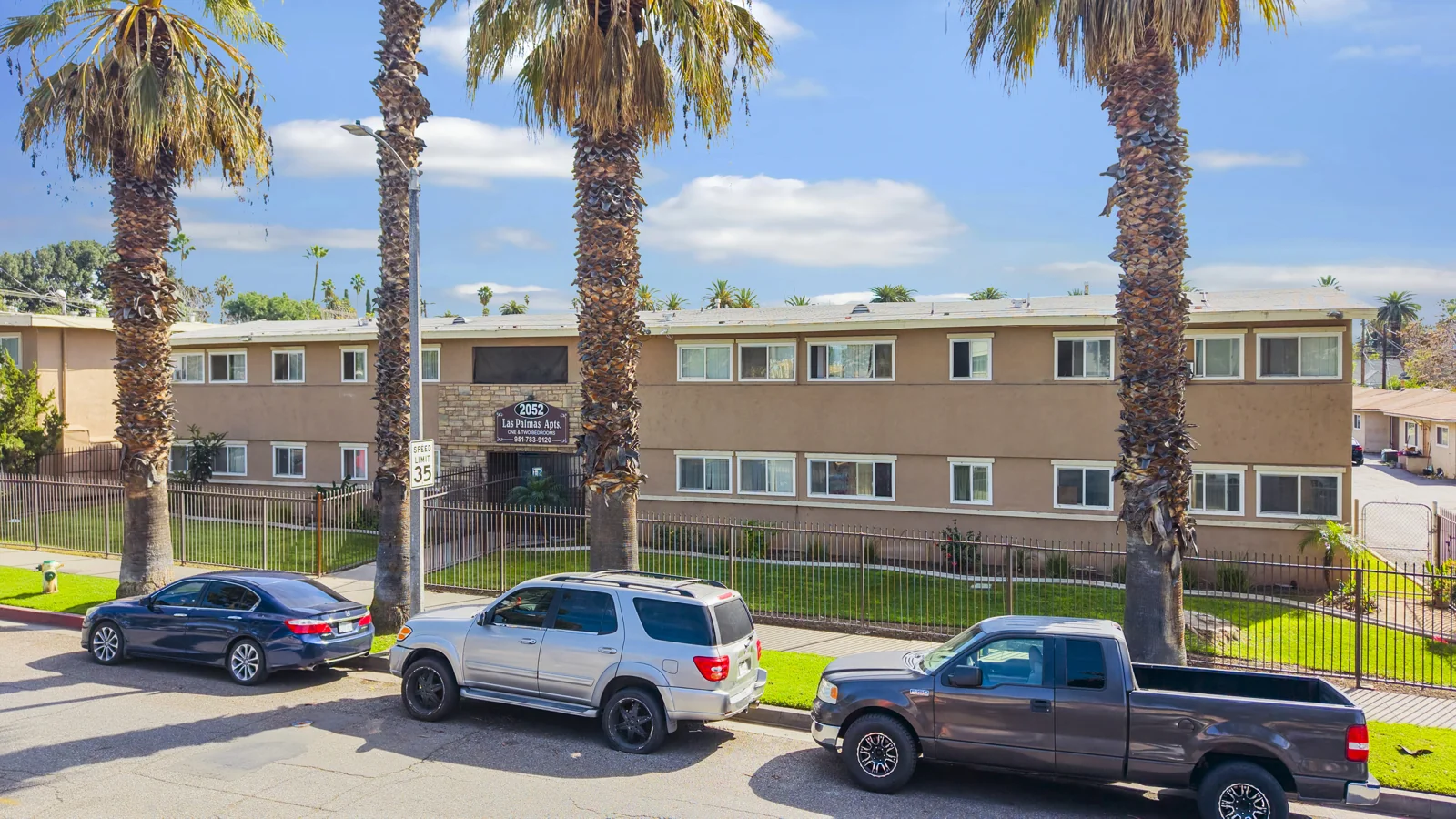 La Paz and Las Palmas Apartments — Sale in Riverside, CA, photo 7 of 8