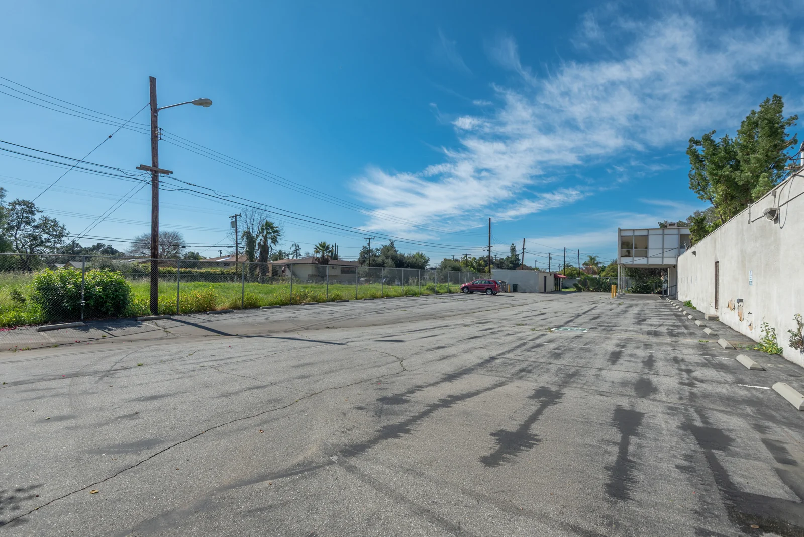 568 E Foothill Boulevard — Sale in Azusa, CA, photo 4 of 8