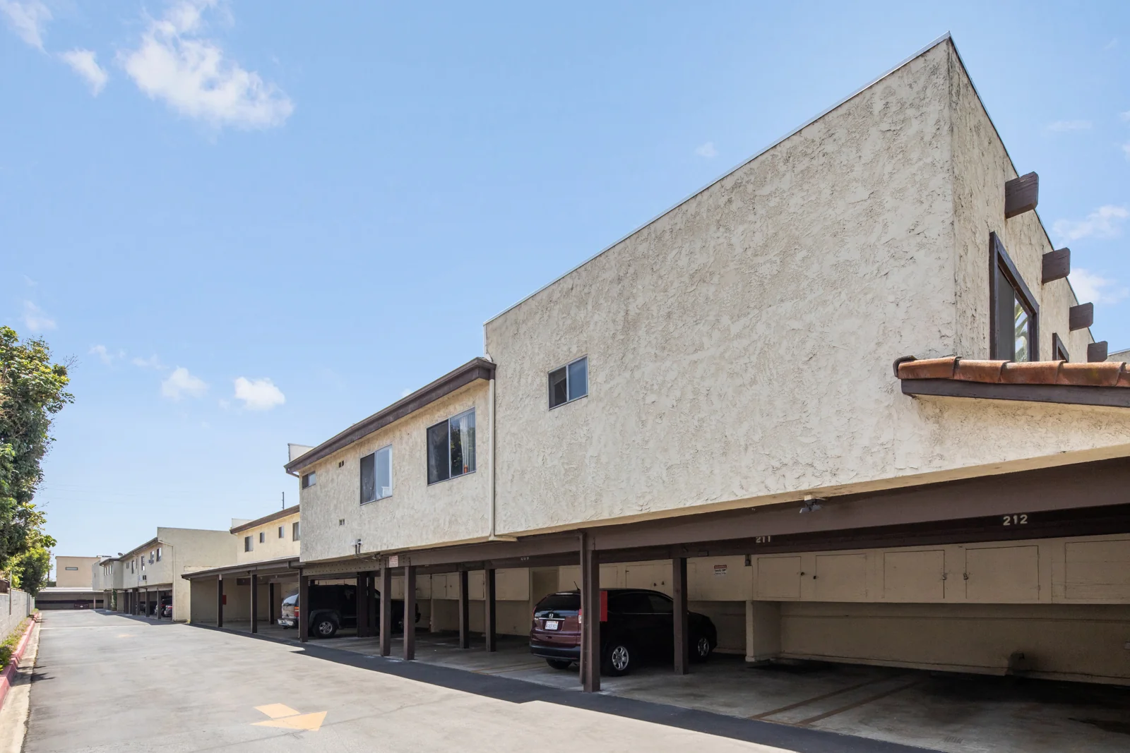 Multifamily in Baldwin Park, CA — Sale in Baldwin Park, CA, photo 2 of 8