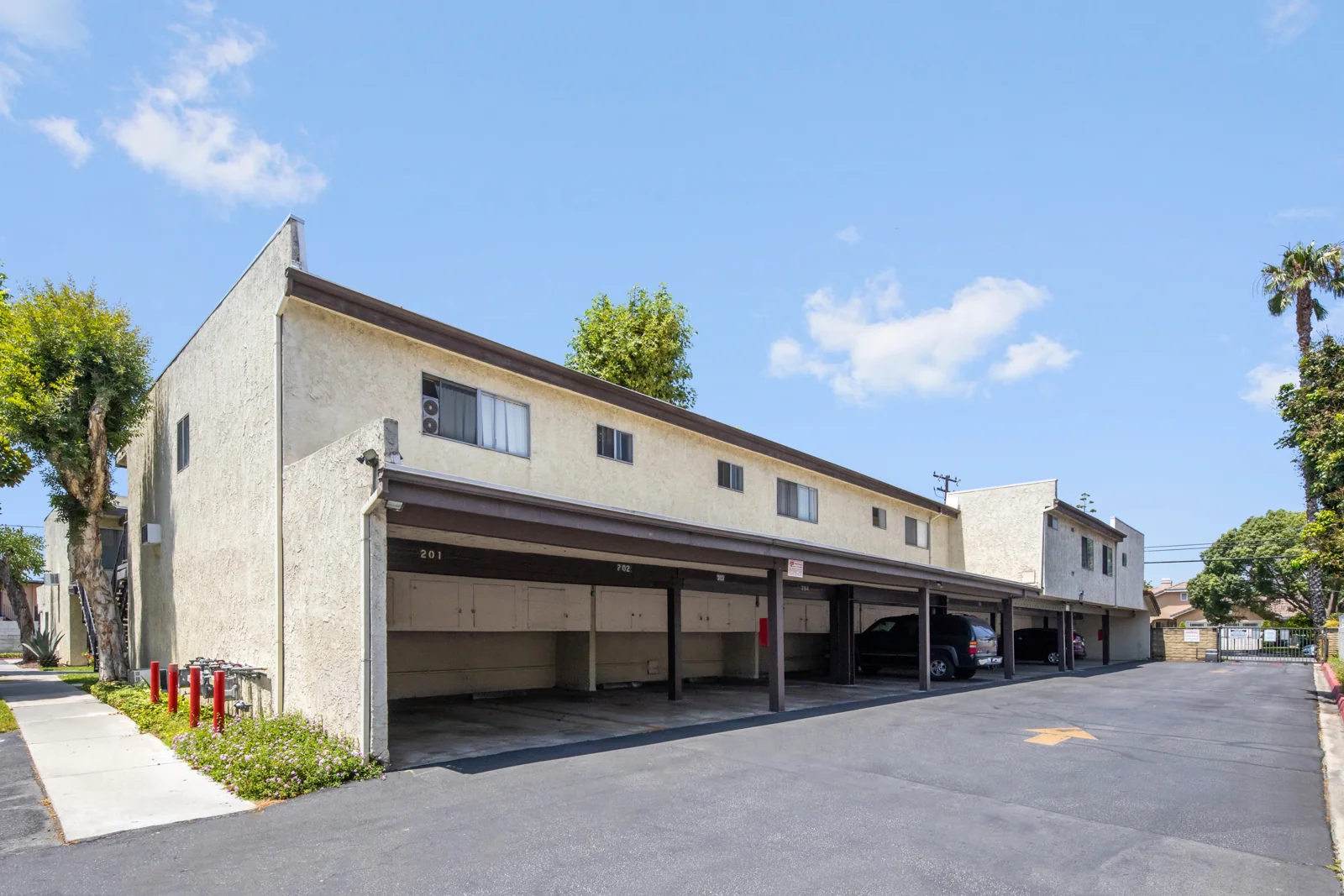 Multifamily in Baldwin Park, CA — Sale in Baldwin Park, CA, photo 4 of 8