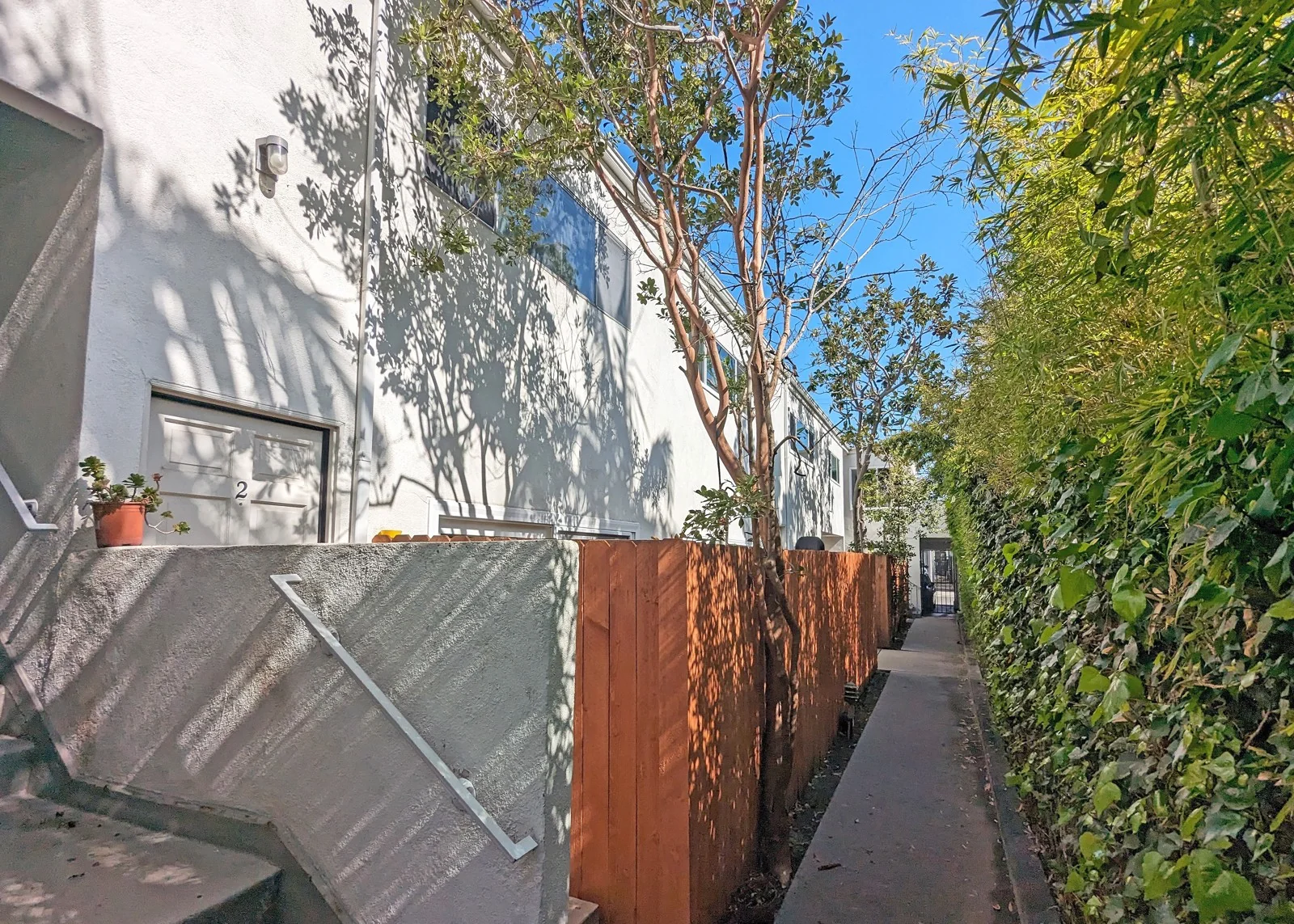 Multifamily in Santa Monica, CA — Sale in Santa Monica, CA, photo 3 of 8