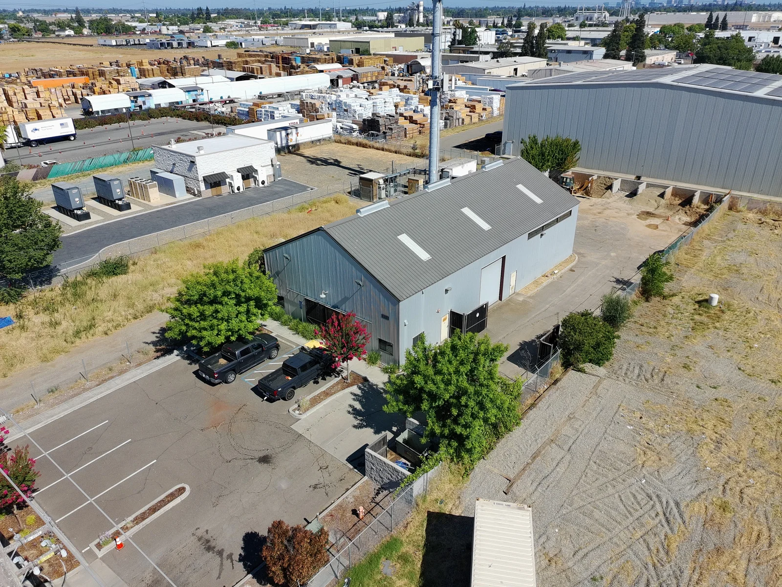 Industrial in Sacramento, CA — Sale in Sacramento, CA, photo 2 of 2