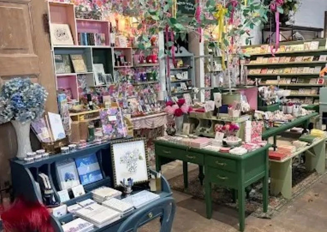 Specialty Retail Boutique Absentee Owner — Sale in St Joseph, MI, photo 1 of 1