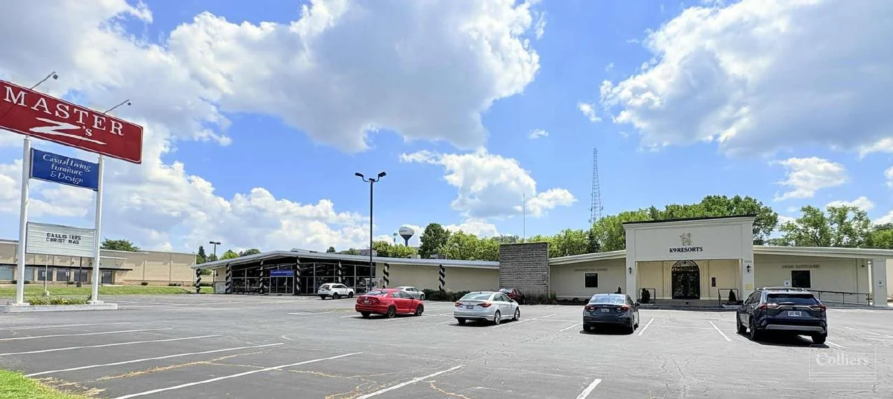 Prime Location Retail Space Available — Sale in Brookfield, WI, photo 1 of 8