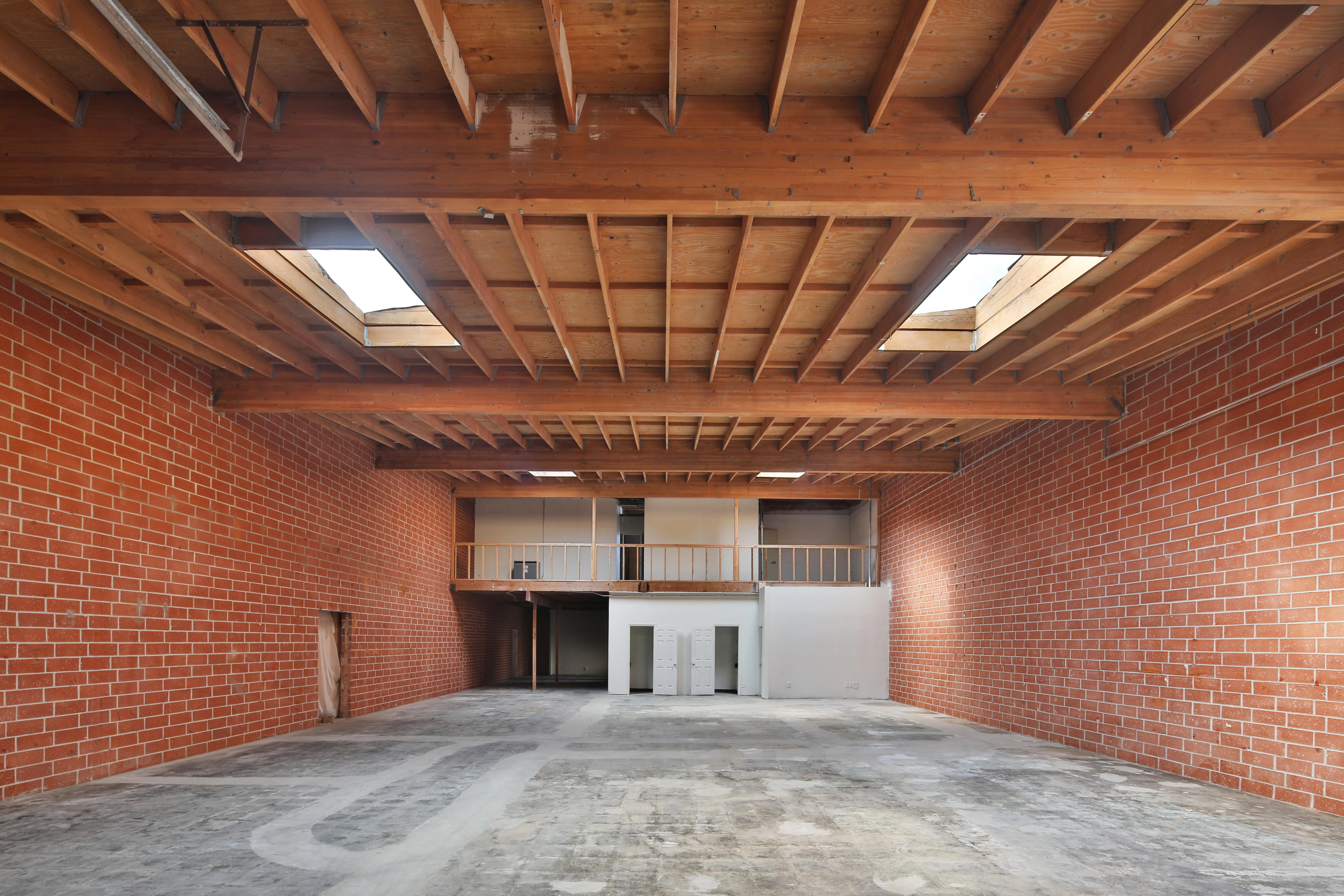 5,456 SF Multi-Use Industrial/Flex Building - For… — Sale in Los Angeles, CA, photo 3 of 8