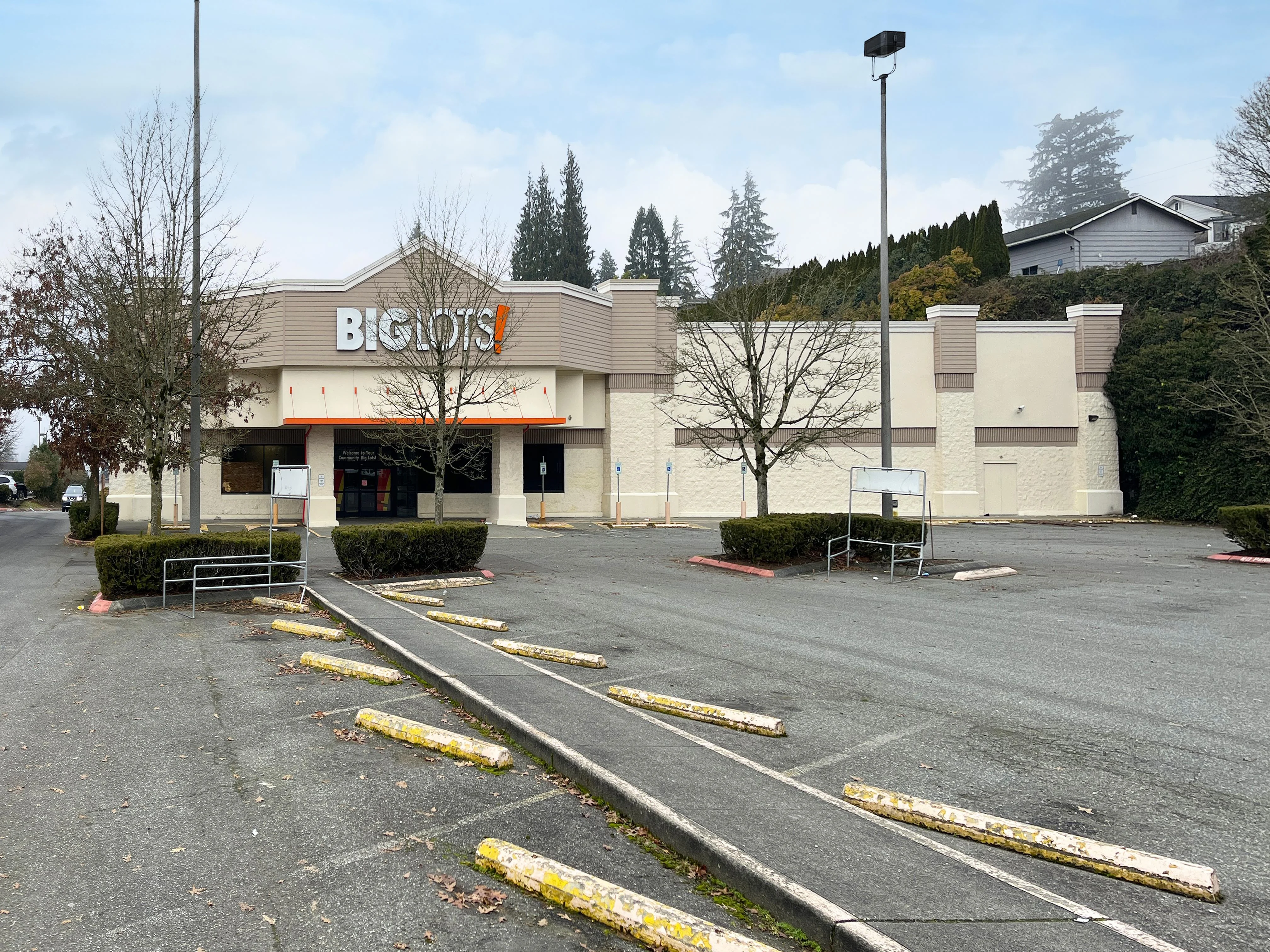 Freestanding Retail Building For Sale or Lease on… — Sale in Everett, WA, photo 1 of 1