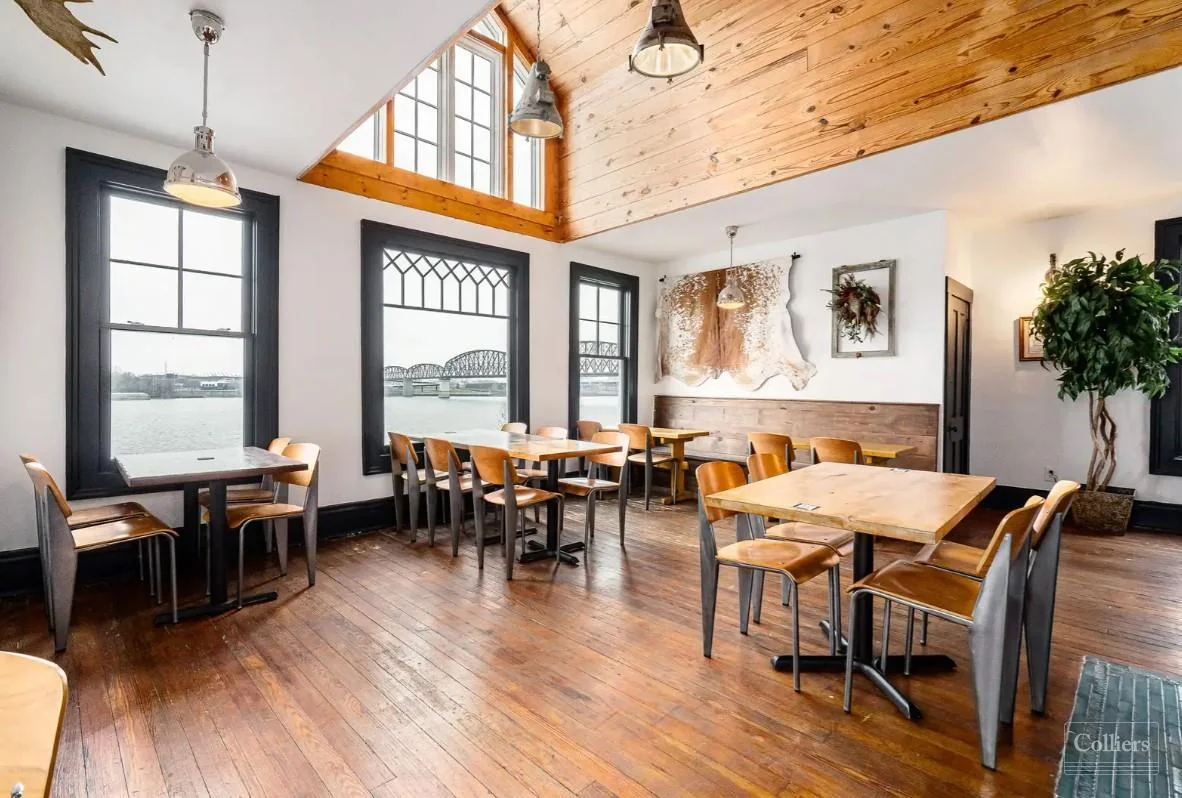 Restaurant For Sale or Lease | 117 E Riverside Dr — Sale in Jeffersonville, IN, photo 8 of 8