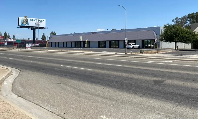 Manufacturing Building with Large Yard — Sale in Fresno, CA, photo 4 of 8