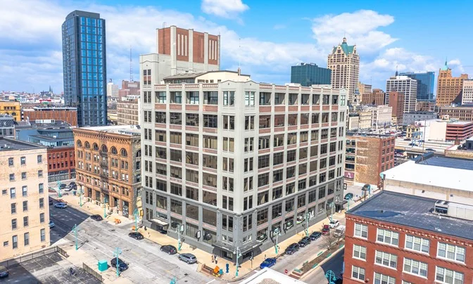 REIMAGINED DOWNTOWN RETAIL | OFFICE BUILDING — Sale in Milwaukee, WI, photo 6 of 8