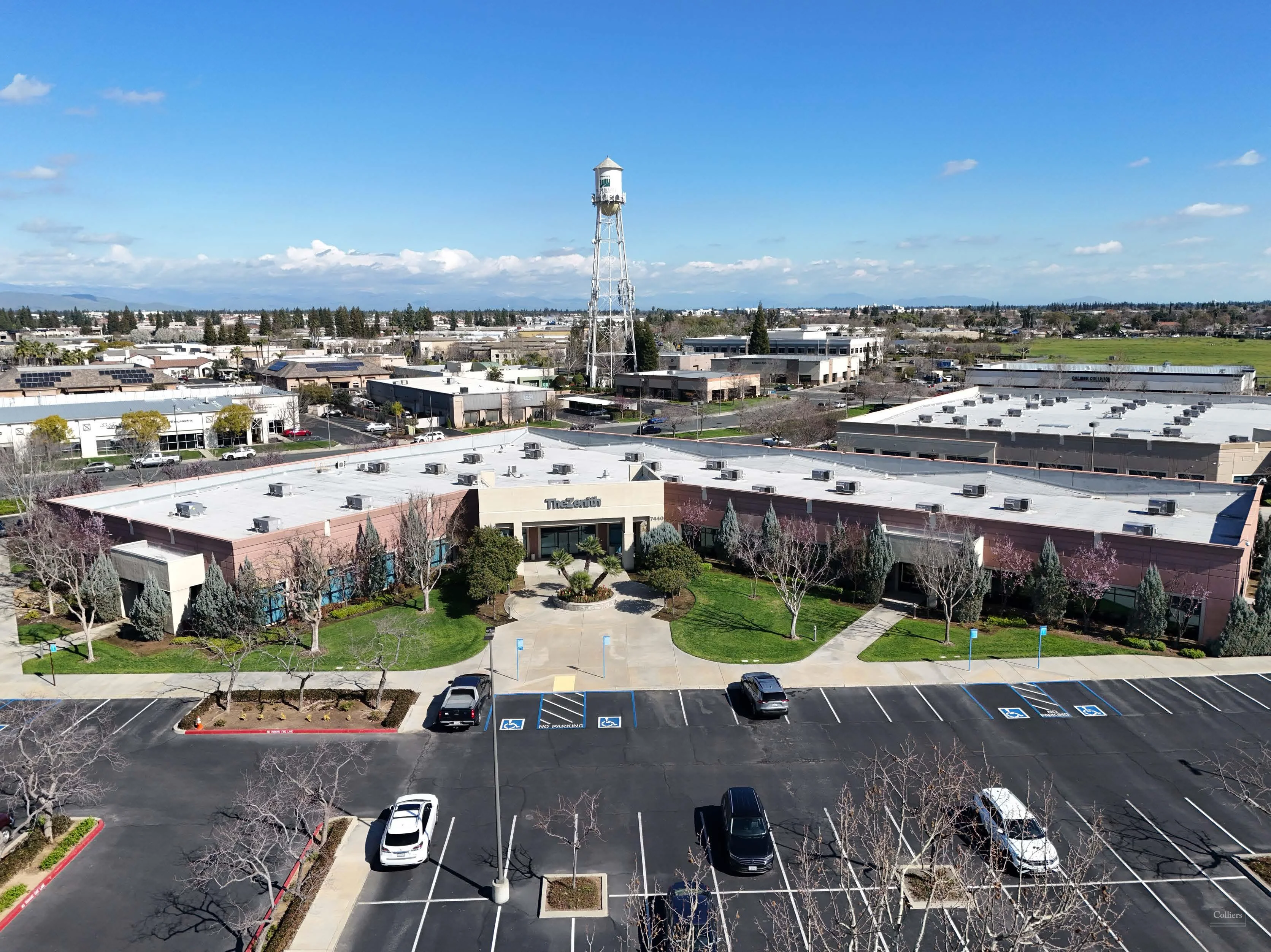 Office Building within Palm Bluffs Corporate Park — Sale in Fresno, CA, photo 1 of 8