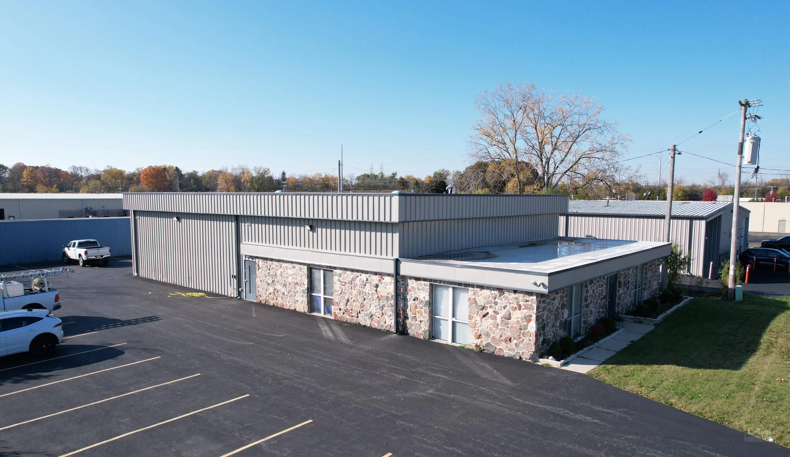 Single Tenant Industrial Building Available — Sale in Milwaukee, WI, photo 1 of 8