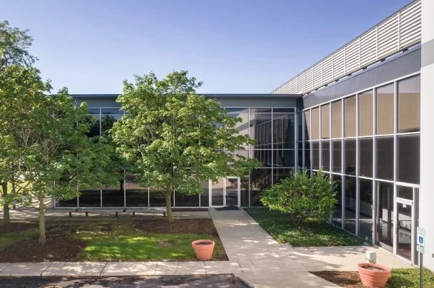 68,588-99,365 SF For Lease or 99,365 SF For Sale in… — Sale in Arlington Heights, IL, photo 4 of 8