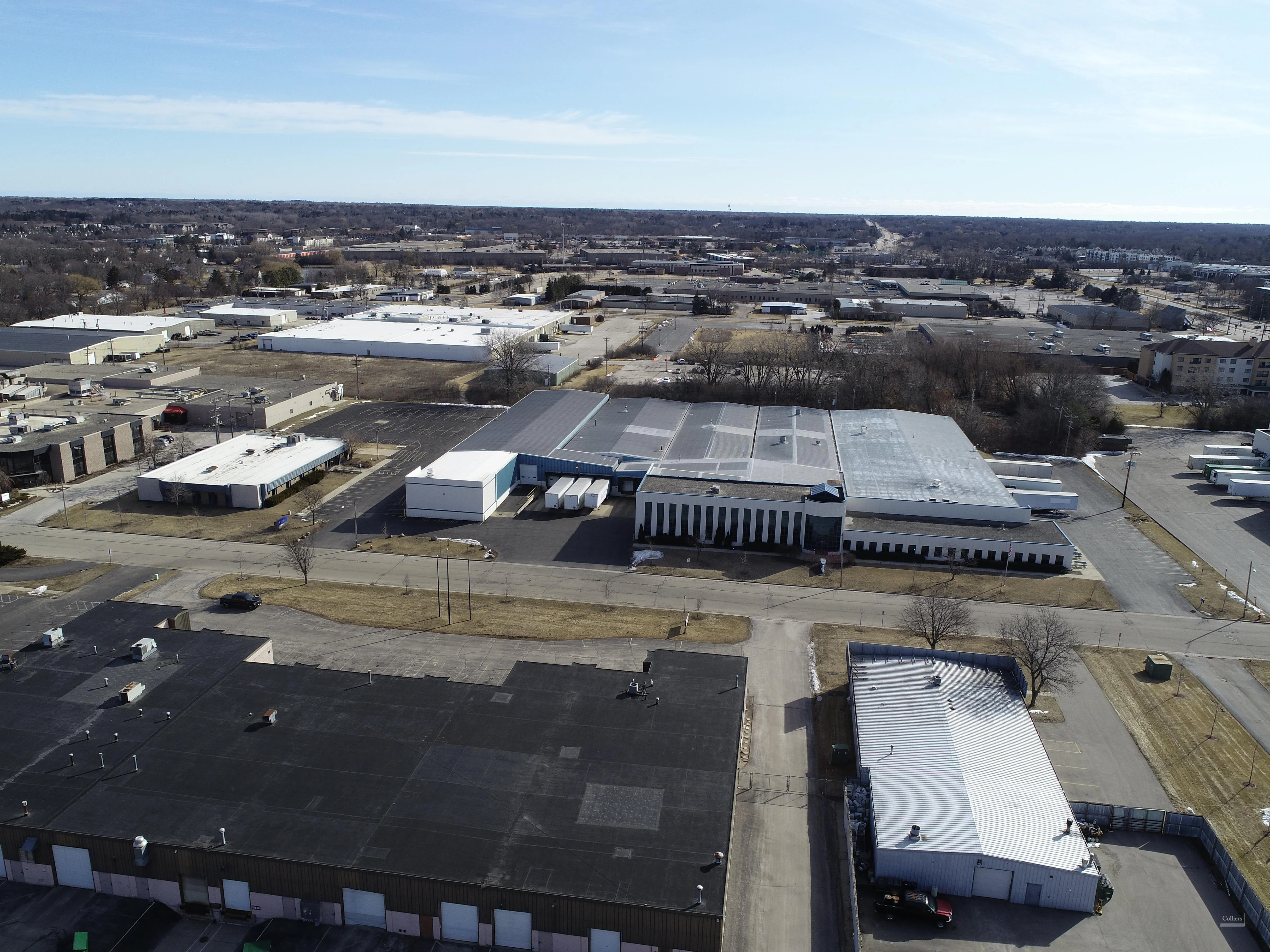 +/- 25,000 - 111,652 SF Available For Sale and Lease — Sale in Milwaukee, WI, photo 2 of 8