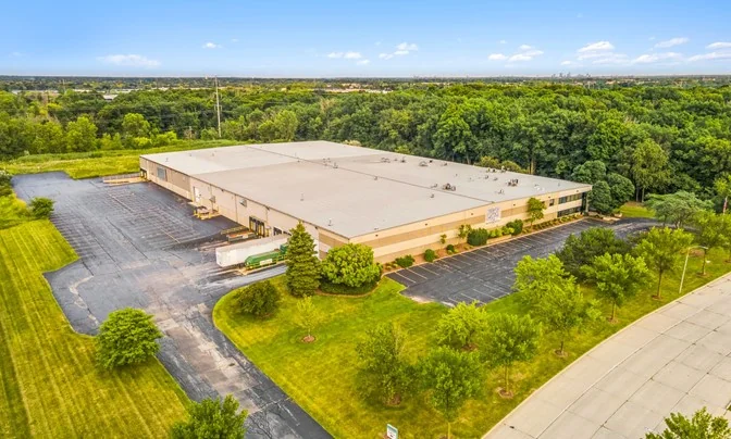 +/- 25,000 - 111,652 SF Available For Sale and Lease — Sale in Milwaukee, WI, photo 6 of 8