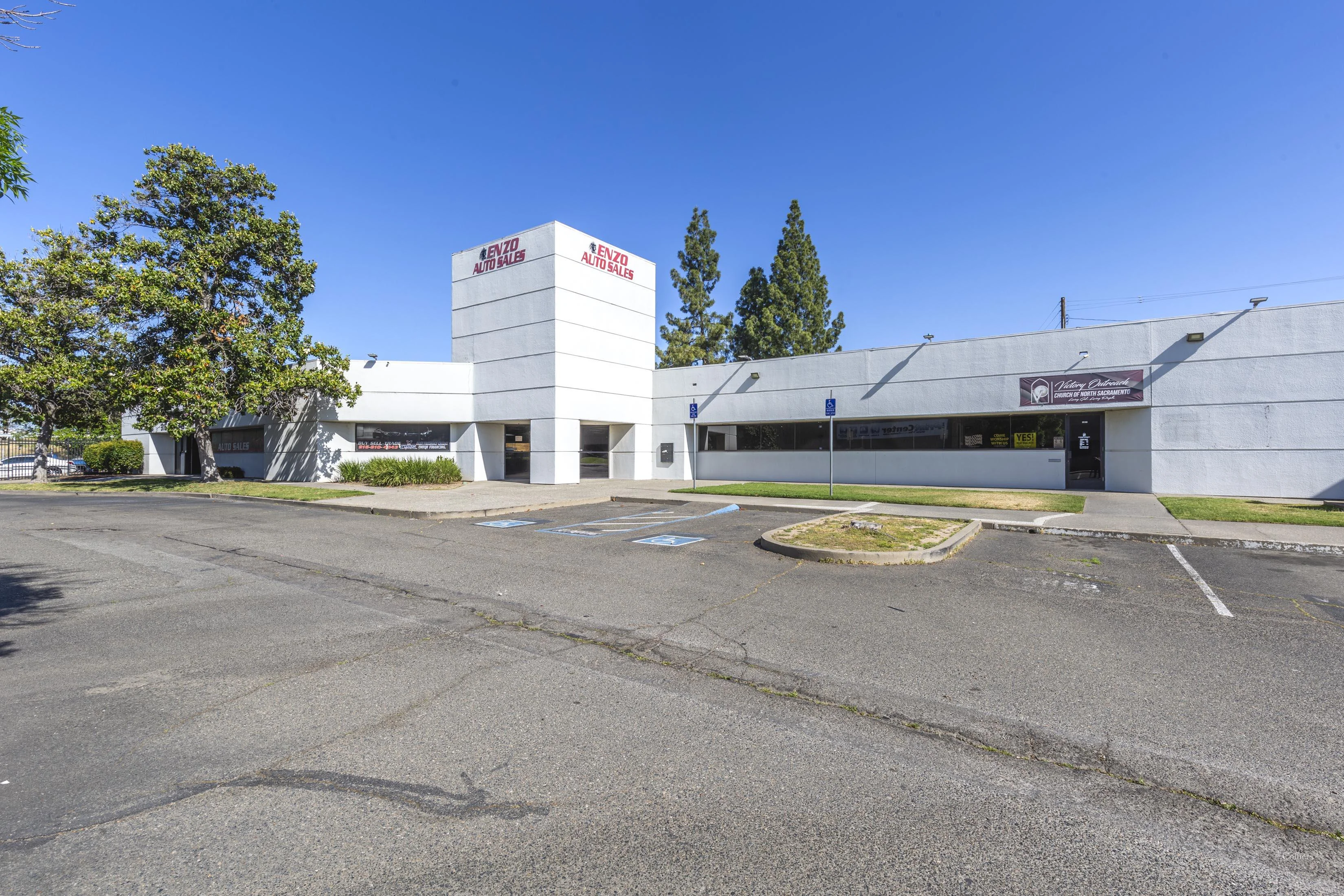 2445 Albatross Way — Sale in Sacramento, CA, photo 1 of 8