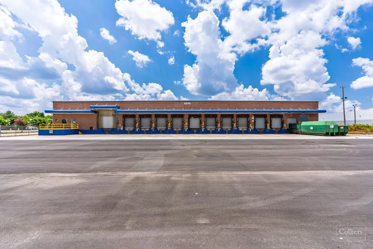 +/- 167,760 SF Rail Served Facility — Sale in Atlanta, GA, photo 1 of 8