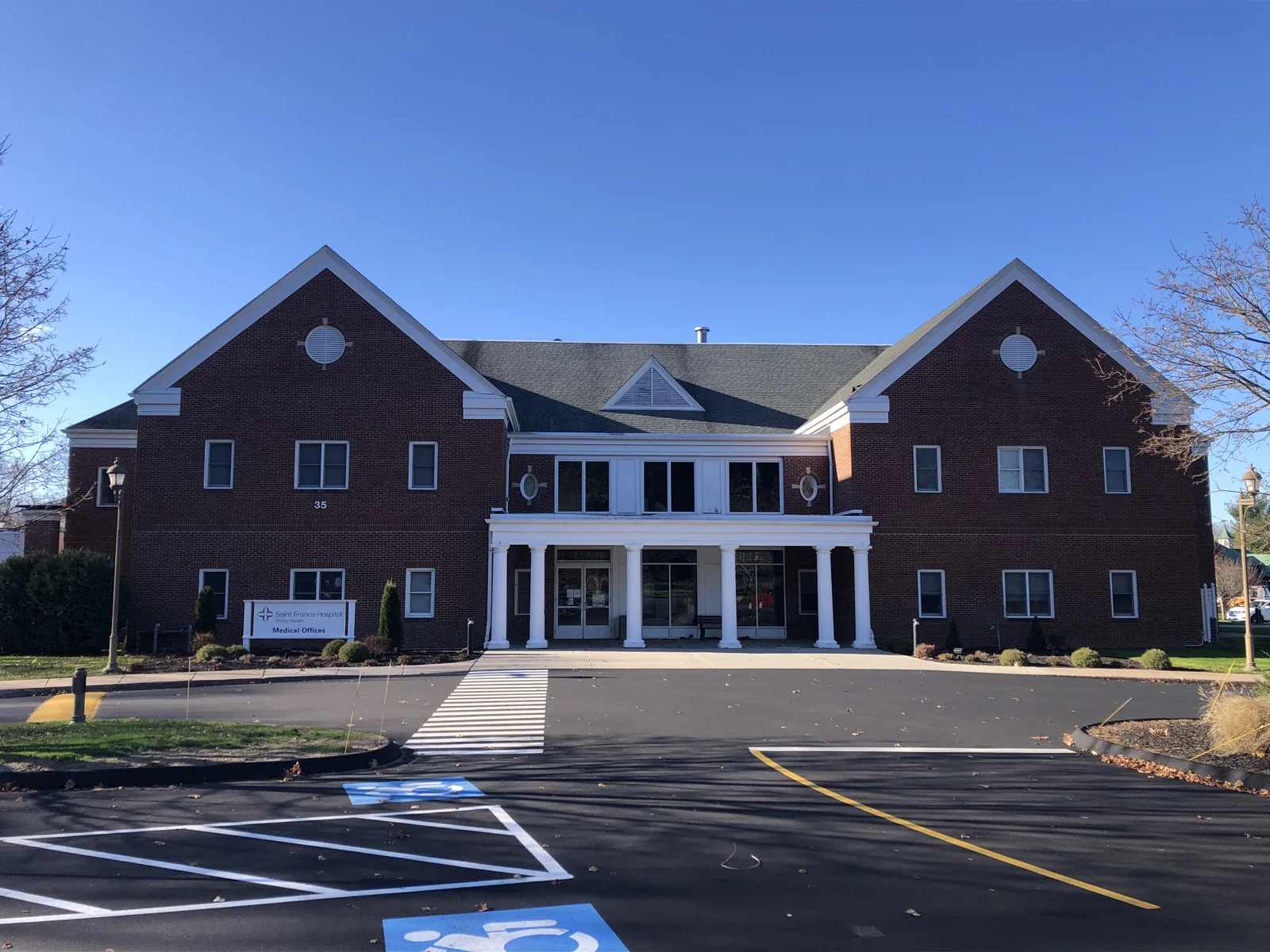 Office in Avon, CT — Sale in Avon, CT, photo 1 of 8
