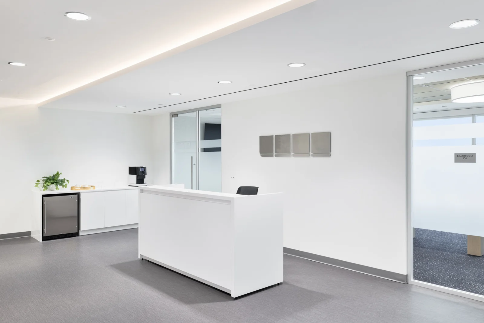 Newport Office Center III — Lease in Jersey City, NJ, photo 3 of 8
