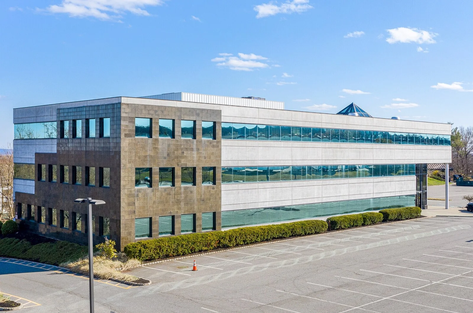 Hilltop Plaza — Lease in Parsippany-Troy Hills, NJ, photo 1 of 1