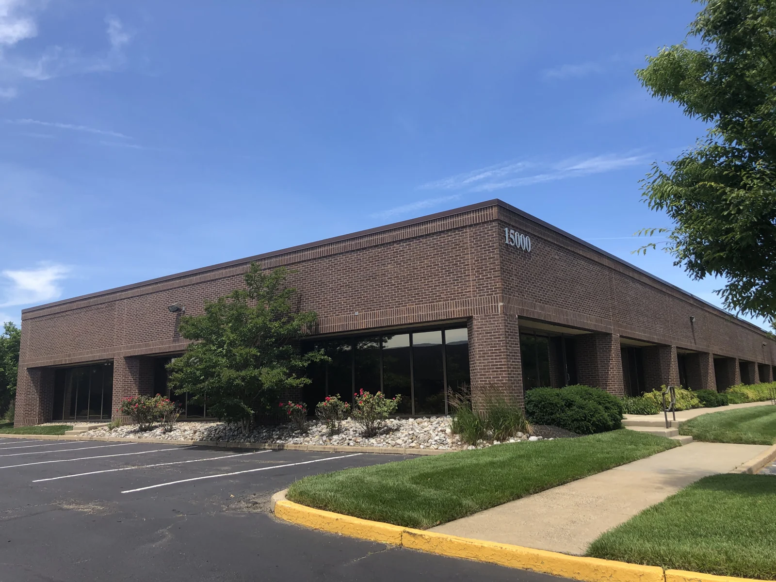 Mount Laurel Commerce Center — Lease in Mount Laurel Township, NJ, photo 2 of 3