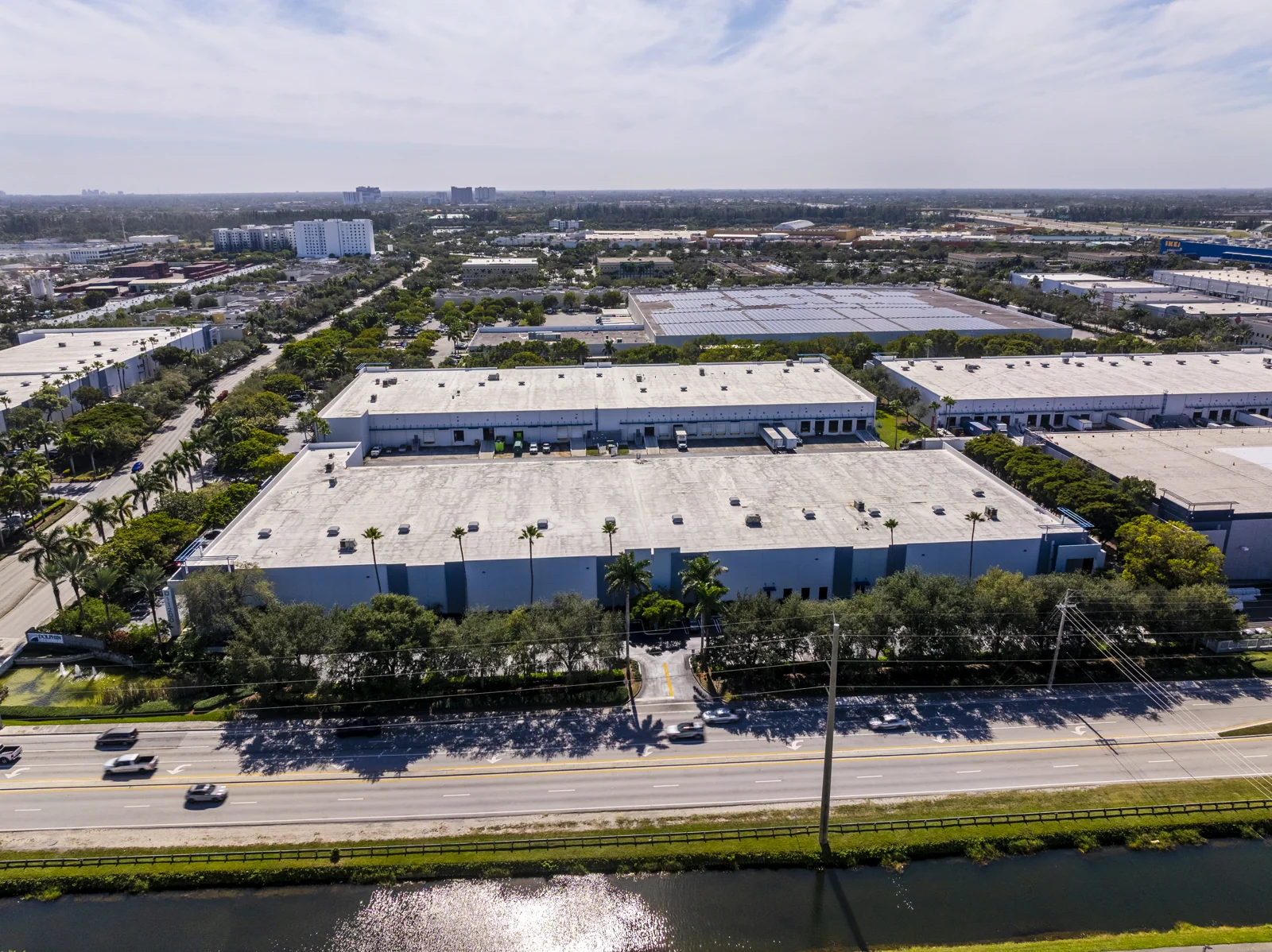 Dolphin Commerce Center — Lease in Doral, FL, photo 2 of 5